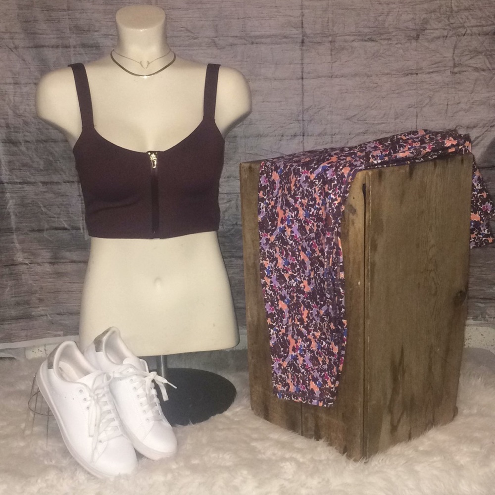 Victoria’s Secret Zipped Sports Cropped Bra/Top